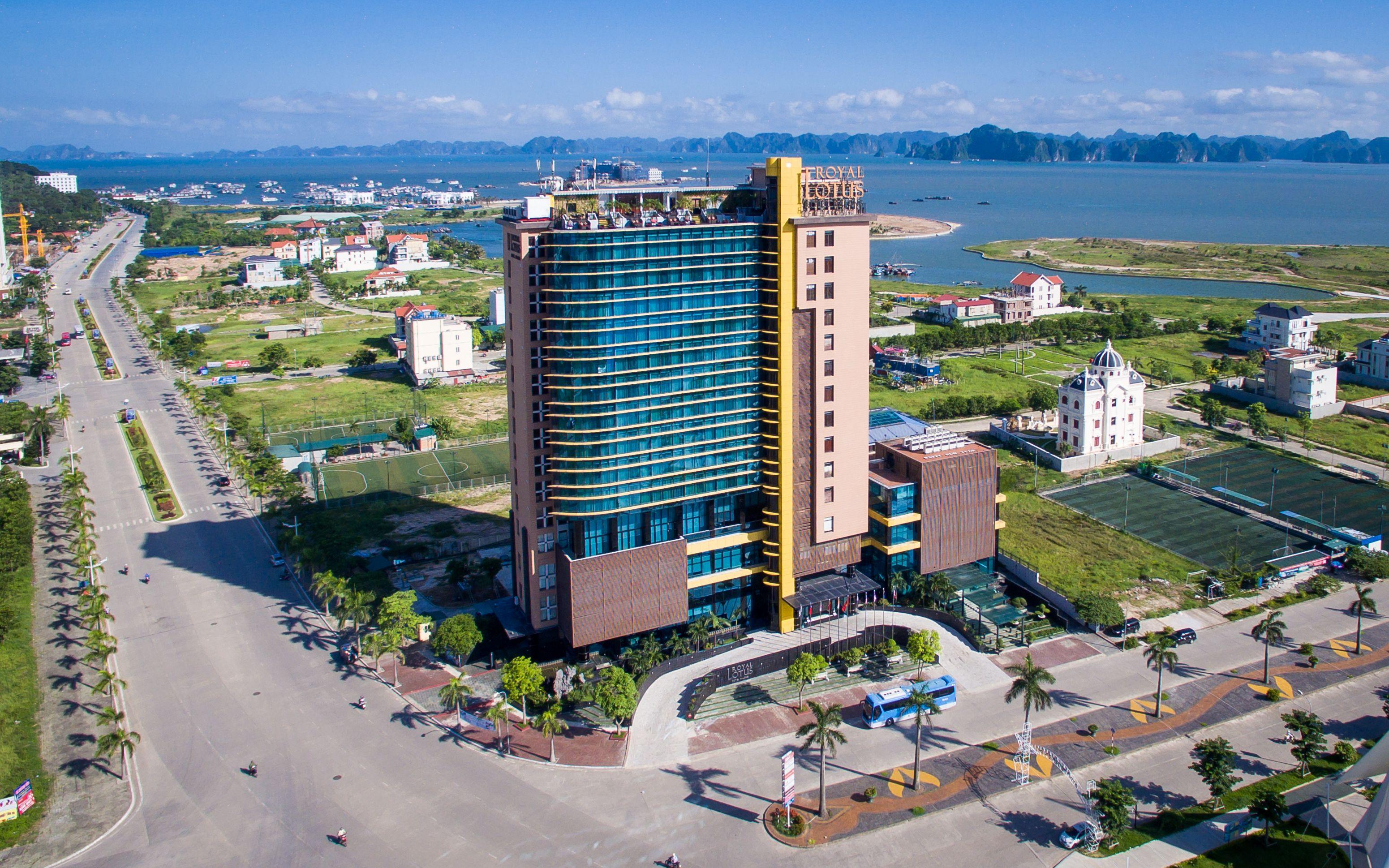 Royal Lotus Hotel Ha Long Exterior photo